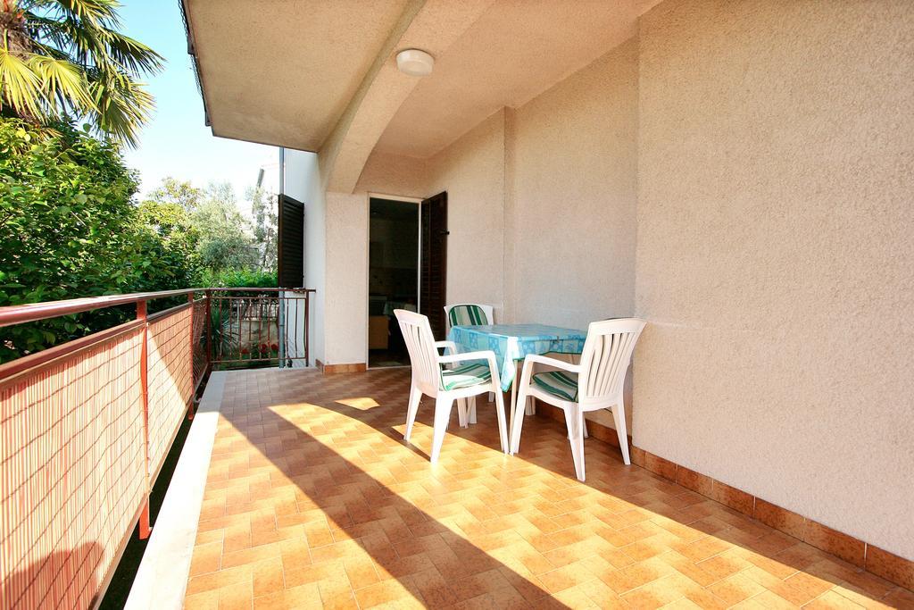 Apartment Ines Porec Exterior photo